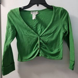 3/4 Sleeve cuff button front crop top XL but fits like an L